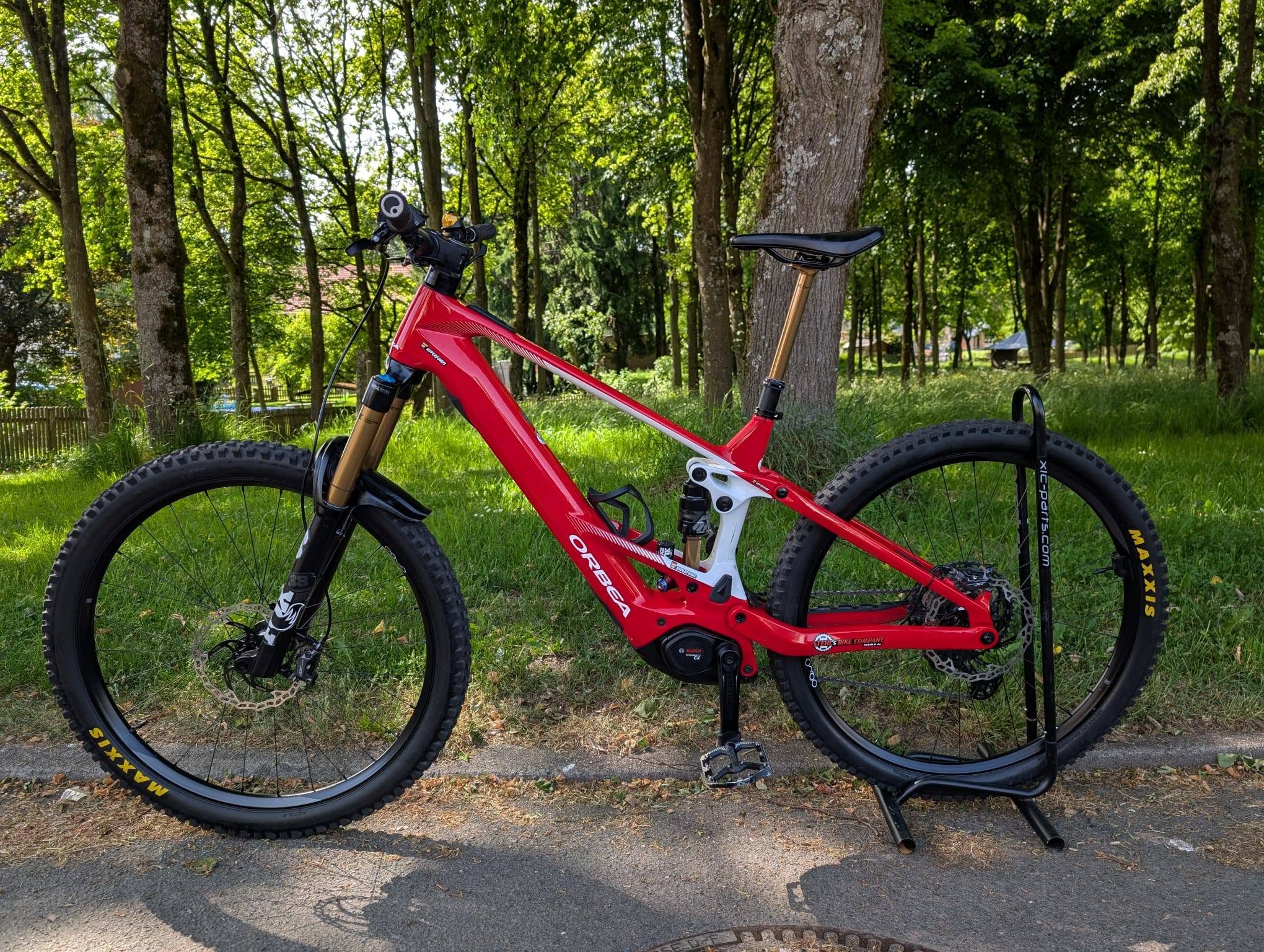 Orbea Wild M-Team eMTB in rot